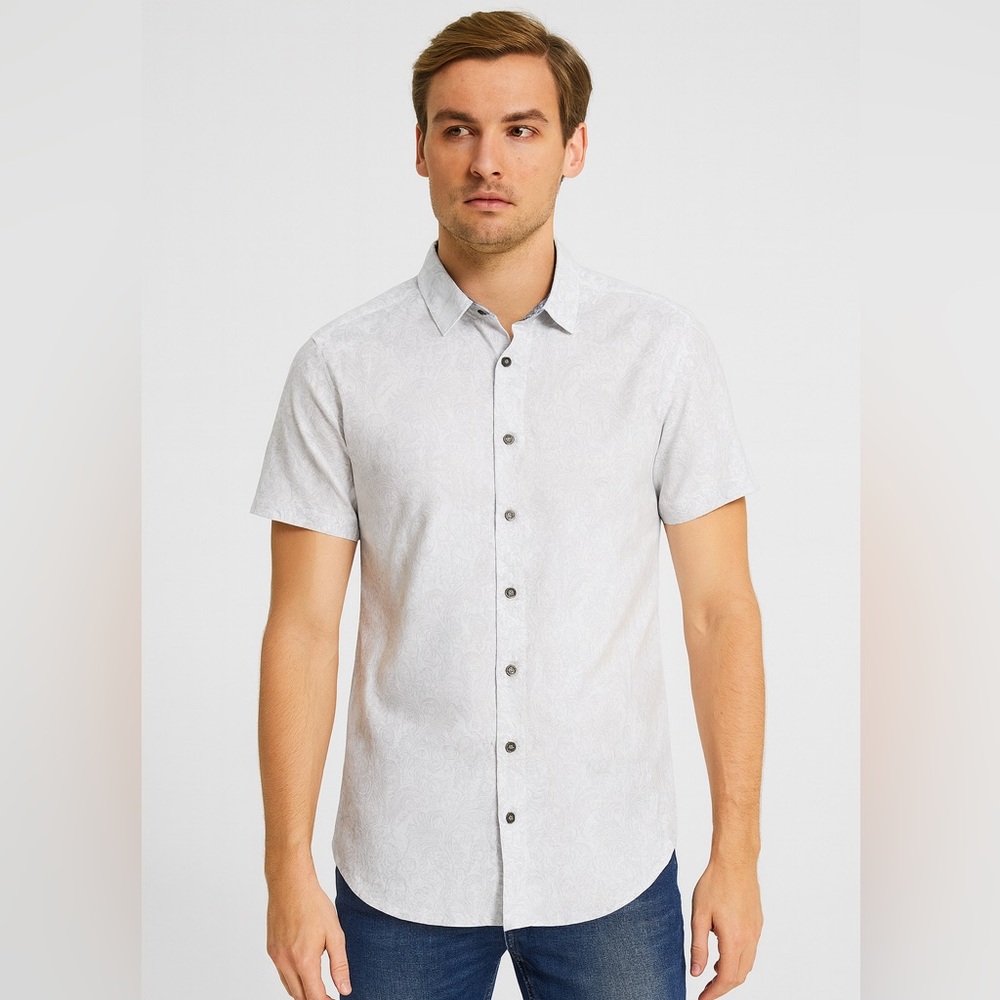 ROBERT GRAHAM WHITE PAISLEY SHORT SLEEVE SHIRT SIZE S CLASSIC FIT